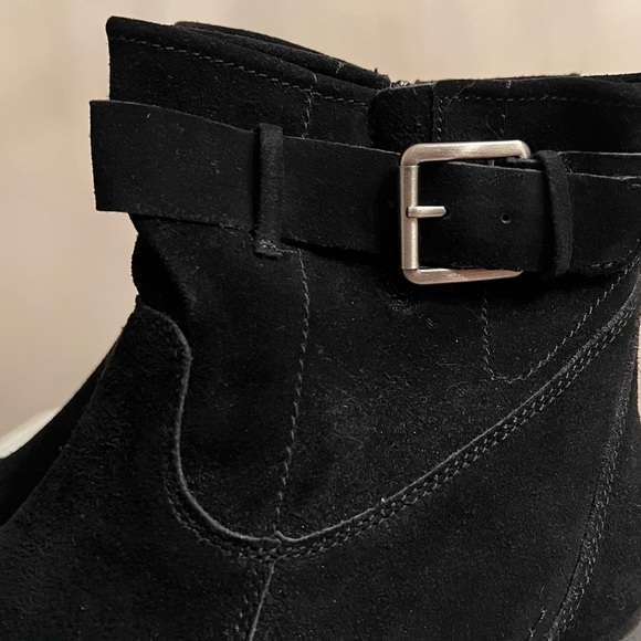 NWOT Clarks Women's, Size 11, Black Suede Ankle Boots - Picture 7 of 7